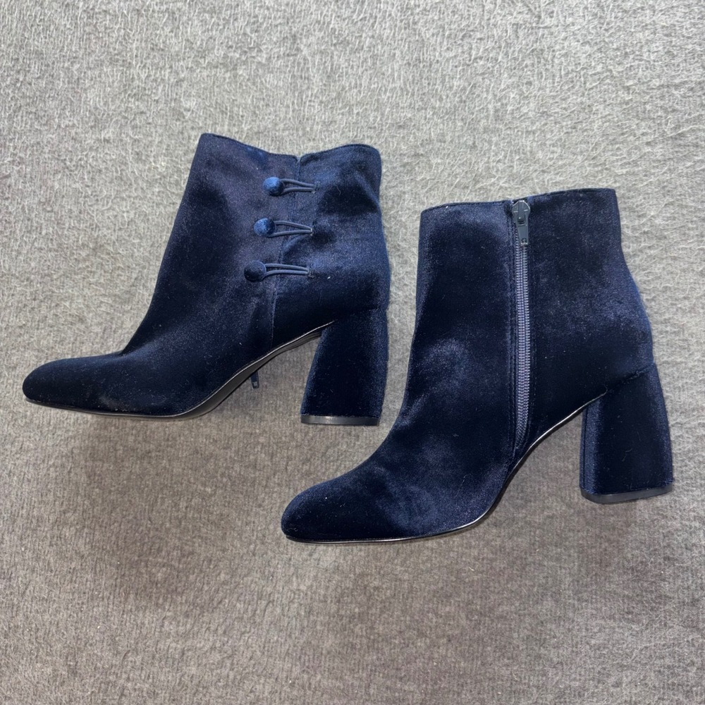 Nine West Navy Blue Velvet Block Heel Ankle Boots with Button Detail Size 8M